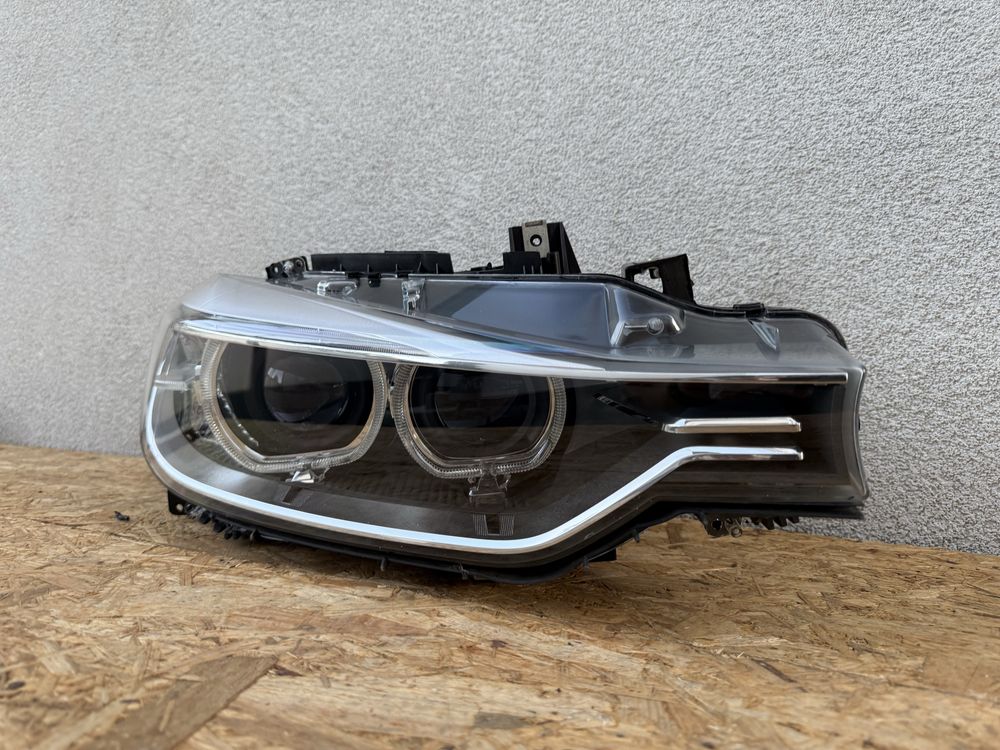 Far dreapta BMW Seria3 F30 F31 Xenon Original Europa