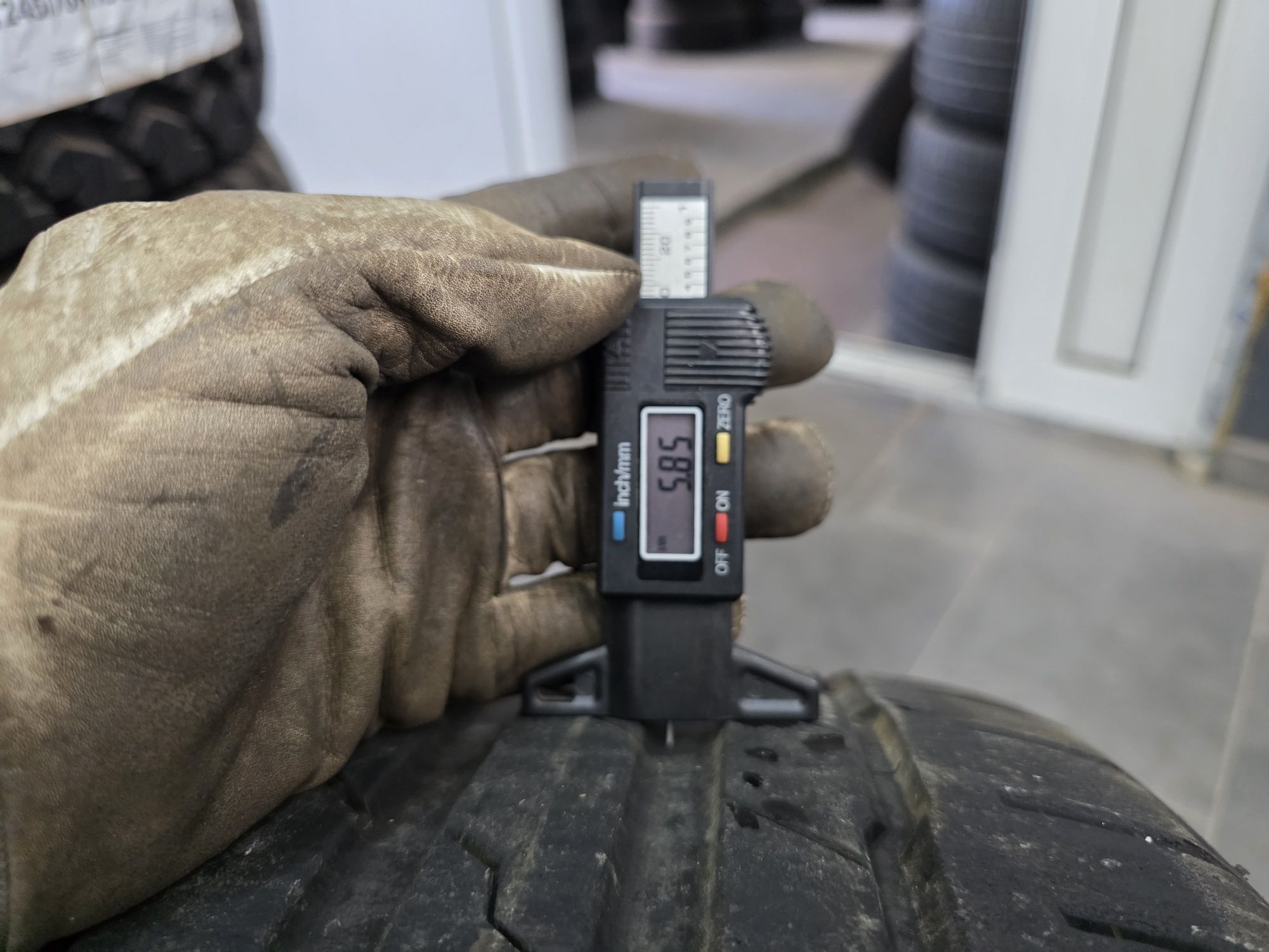 1бр Лятна гума 255 40 19 - Hankook - DOT 2023