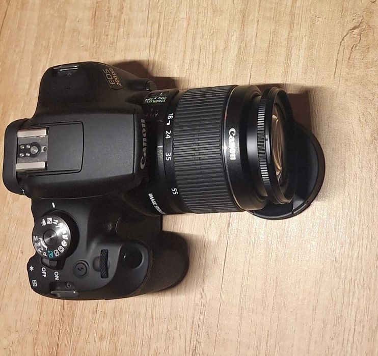 Kit aparat foto DSLR Canon EOS 2000D
