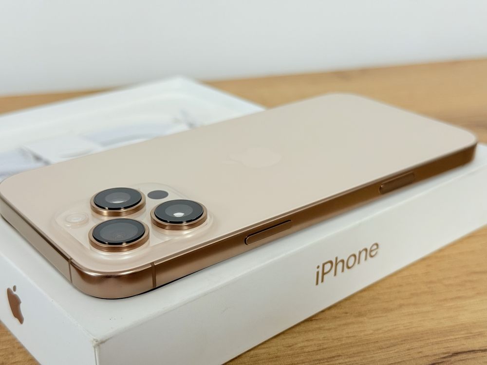 iPhone 16 Pro Max 53 зареждания перфектен!!!