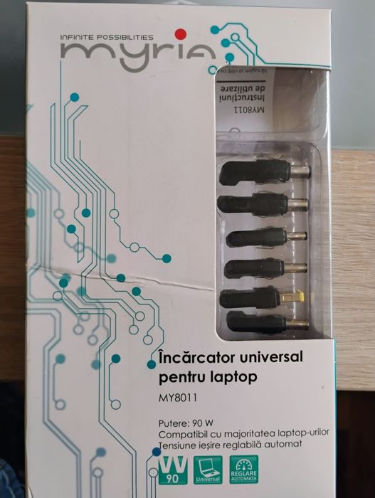Încărcător universal laptop