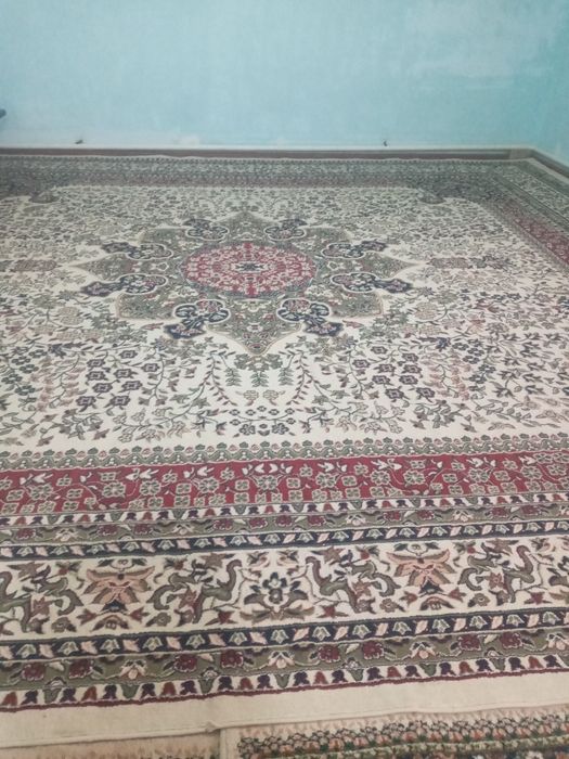 Gilam sotiladi 5.50 ga 5.50