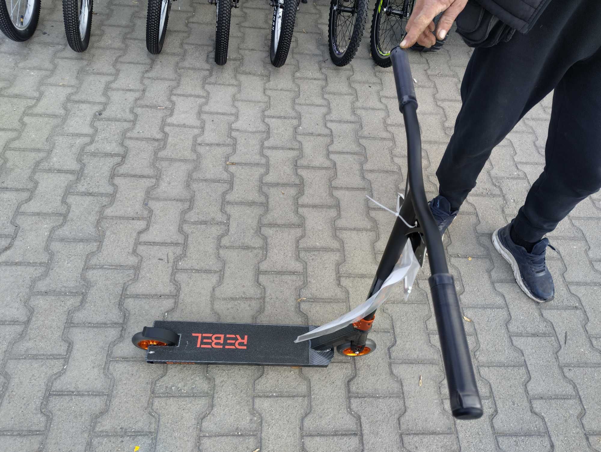 BYOX Детска тротинетка stunt REBEL карбон