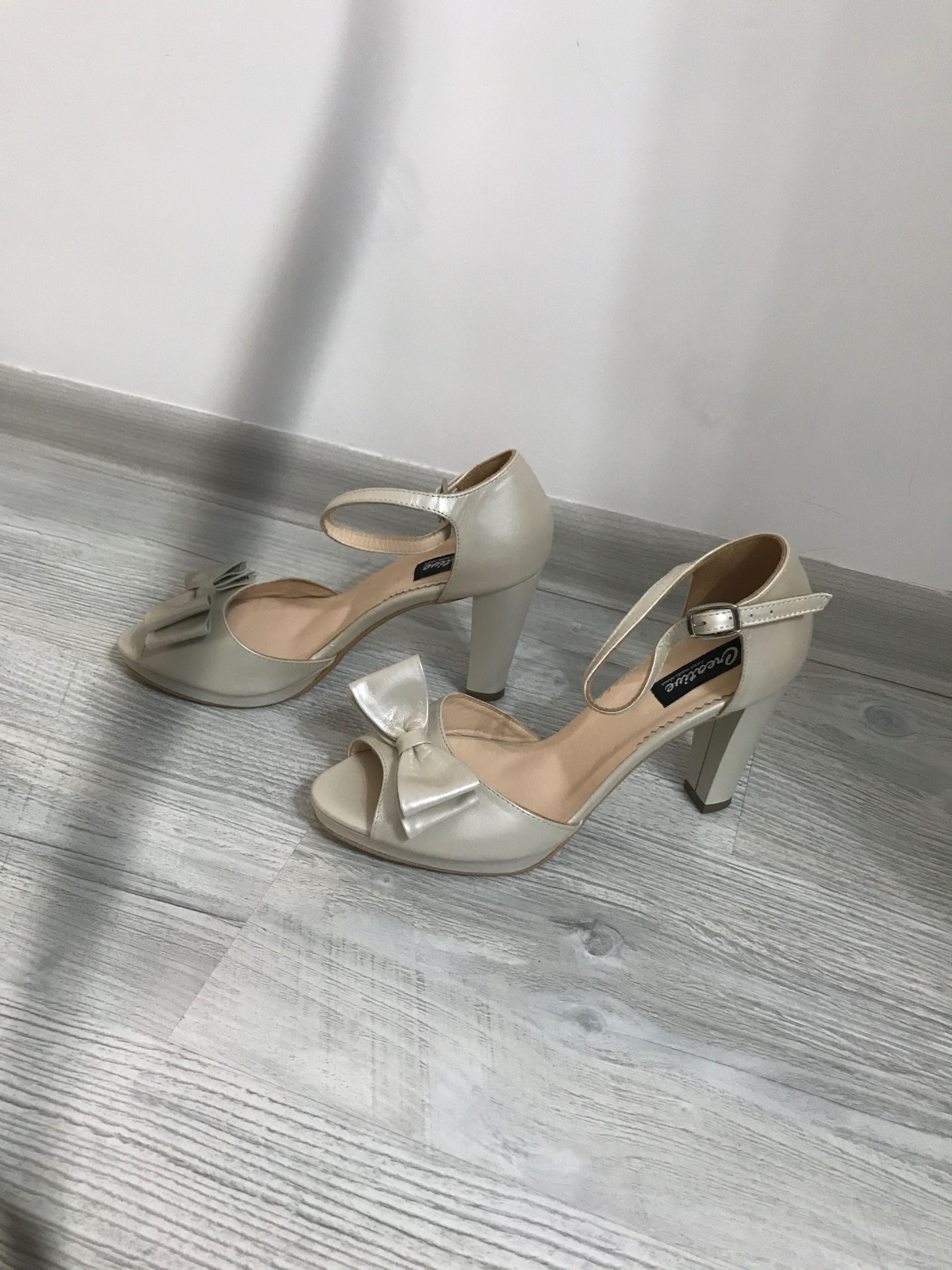 Pantofi eleganți dama noi