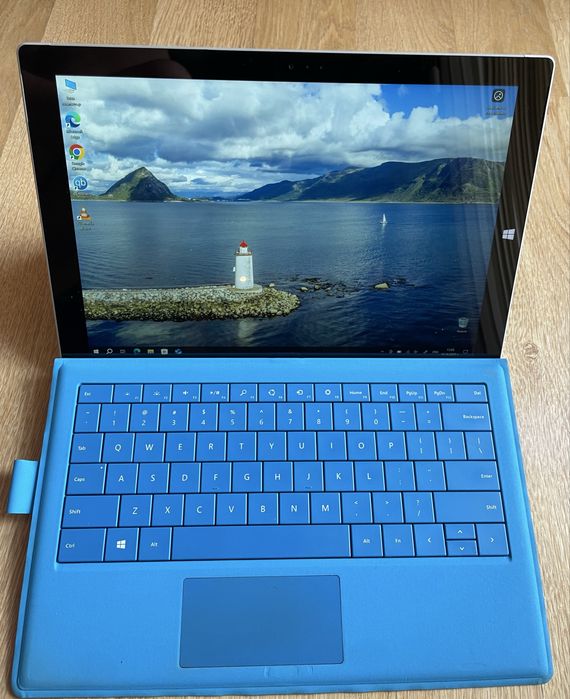 Microsoft Surface Pro 3 1631 2-1 таблет/лаптоп /i5/4GB RAM/128GB SSD