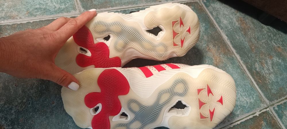 Оригинални баскетболни маратонки на Adidas