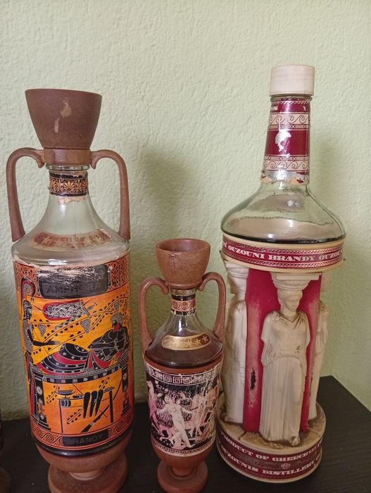 Гръцки шишета от алкохол