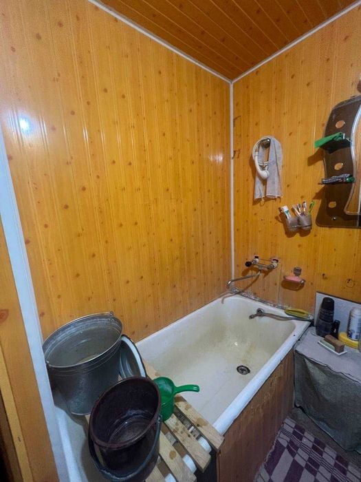 Sartepoda 2 xonali uy sotiladi