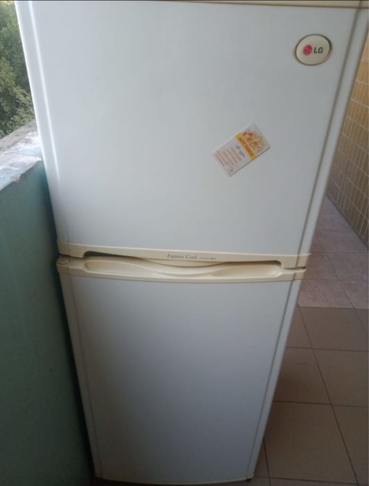 Продам Холодильник LG