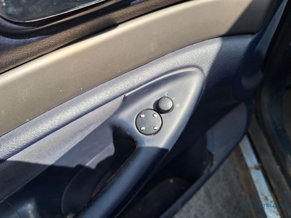 Oglinda laterala electrica portiera fata dreapta AUDI A4 Avant 8D5, B5 1994 - 2001 sticla heliomata , carcasa albastru LZ5L , volan stanga