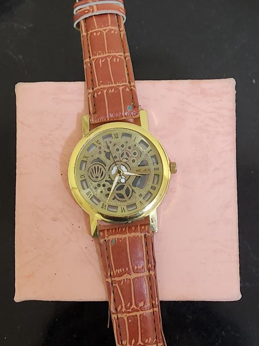 Rolex soat ,antiqa dizayn, chiroyli rang, charm tasmalar,