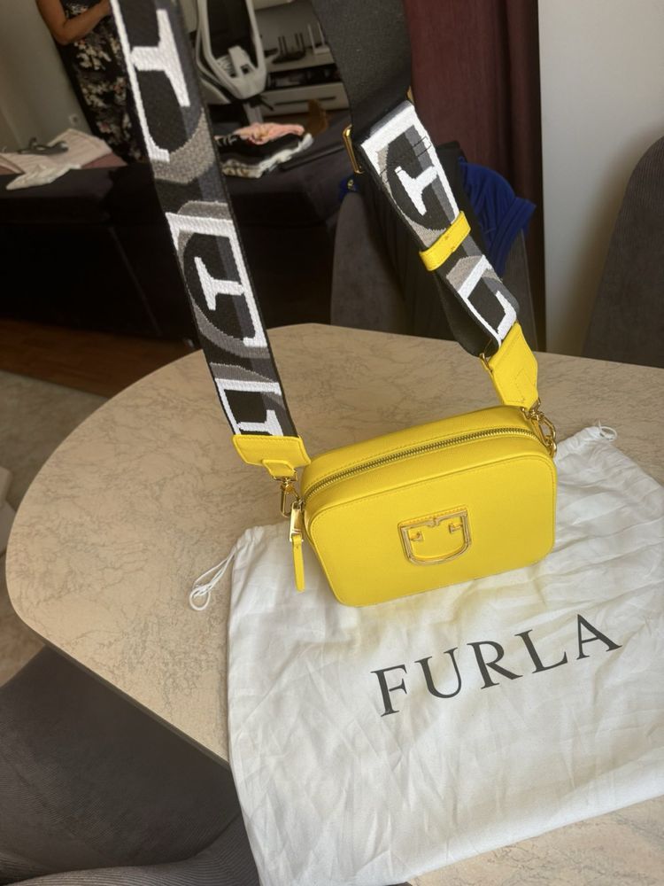 Нова жълта чанта Furla