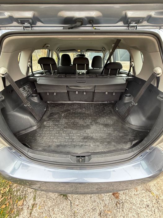 Toyota Verso 2.0 D-4D • 2009 • 7 места • Отлично състояние