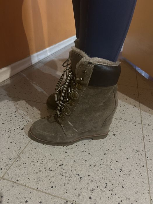 Велурени боти на платформа