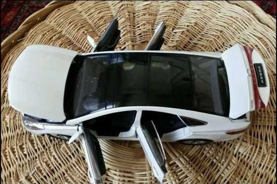 модель 1:18 HUNDAI AZERA