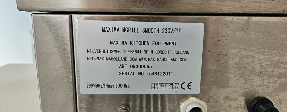 Grill electric Maxima cu suprafata neteda 55 cm