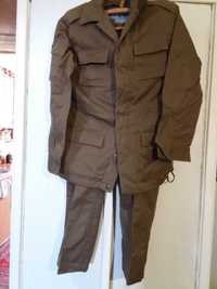 Продам куртку и двое брюк, летние. ( как военная форма 46р/4)