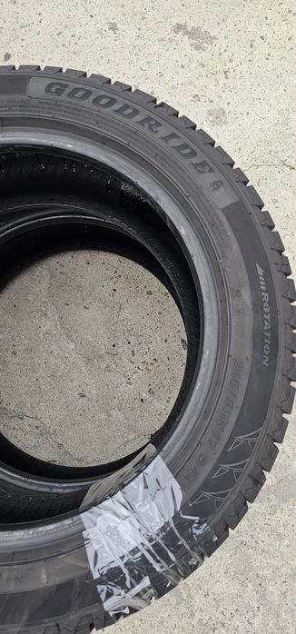 215 55 R 17 Goodride iarna