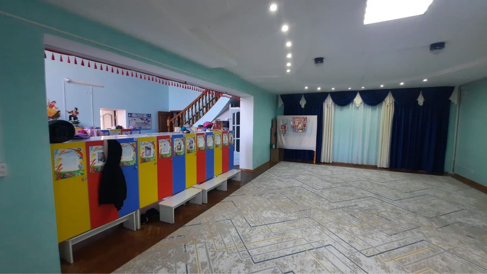 Дом мечты в золотом квадрате, центр города