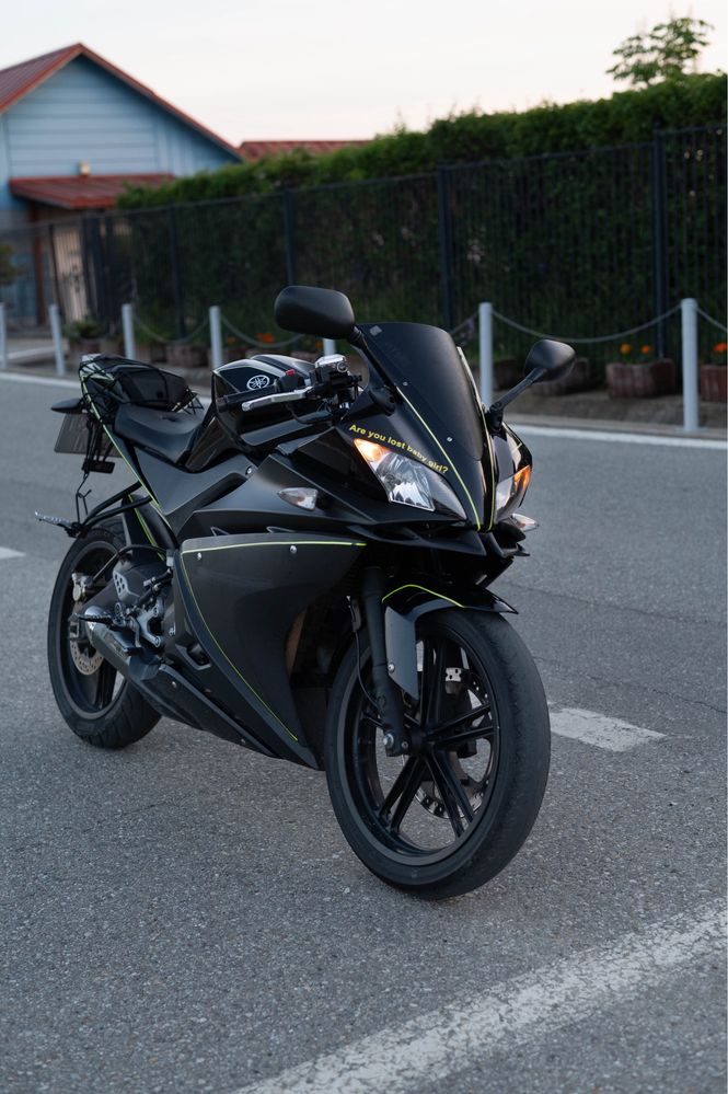 Yamaha yzf r125 16 ani