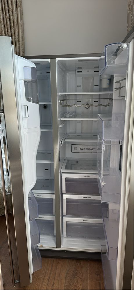 Vand frigider samsung side by side