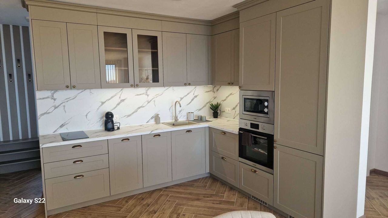 Дава се под наем Тристаен апартамент в Бургас, Сарафово - 128 кв.м за 1275 € - Снимка #1