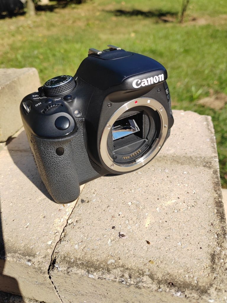 Cameră foto Canon EOS 600D DSLR