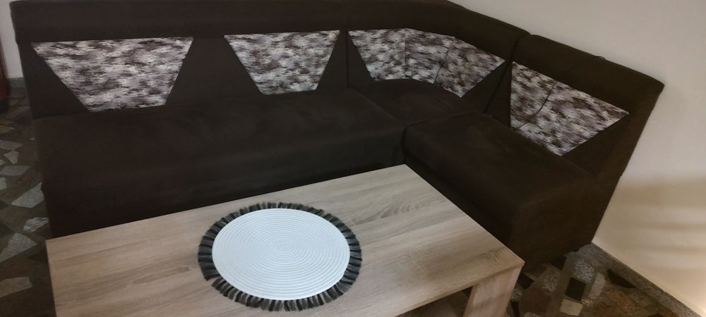 Холна маса и ъглов диван
