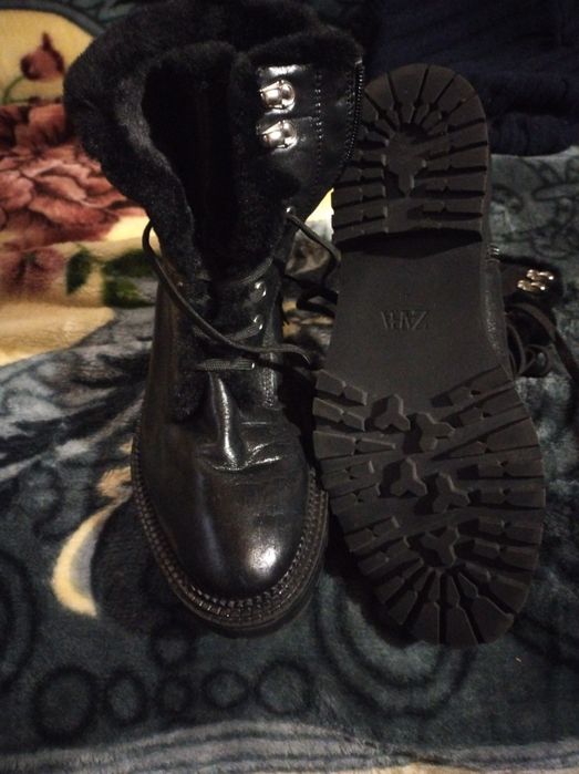 Ghete Damă Zara din piele originale  purtate o dată