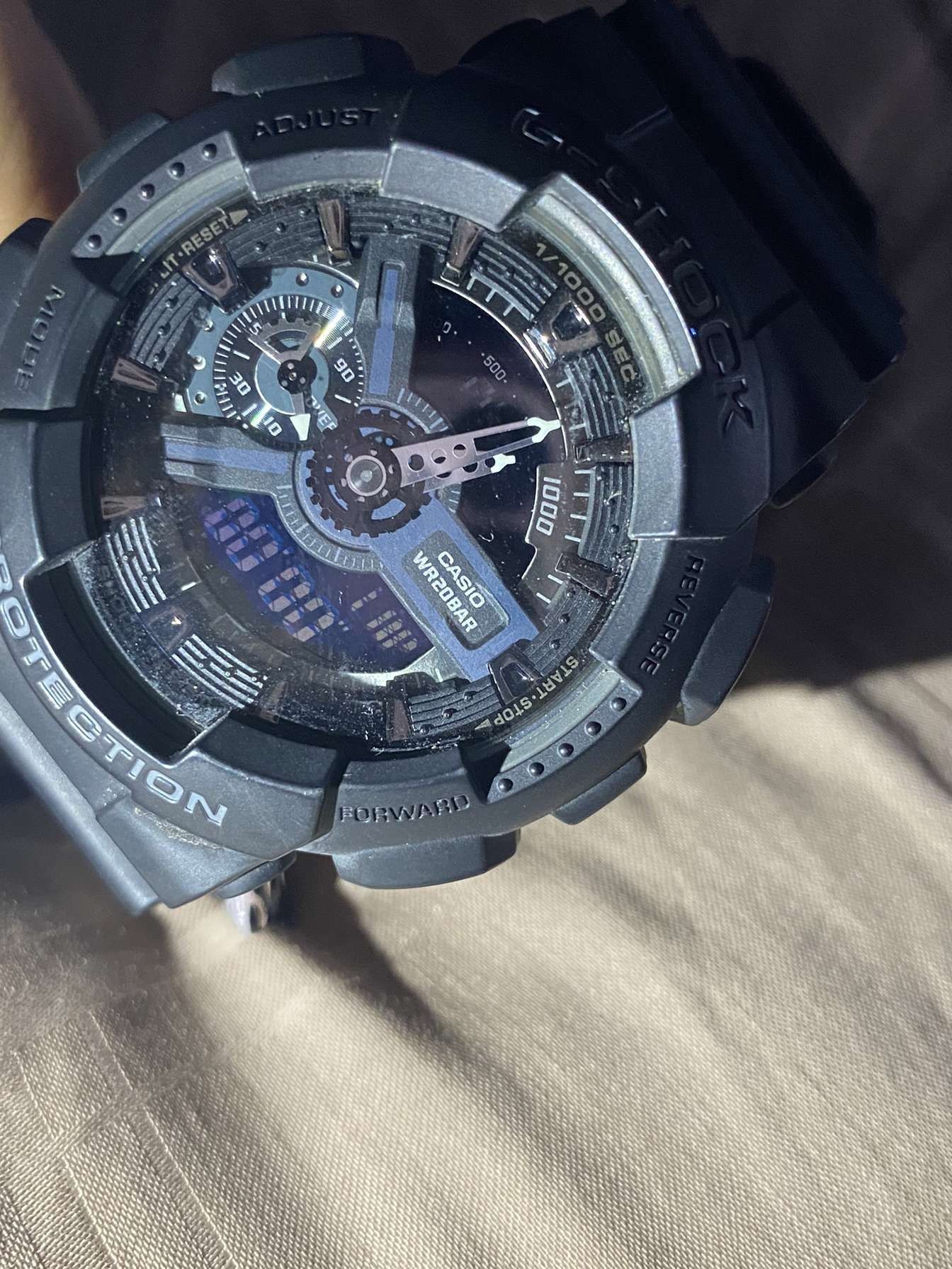 Ceas G-Shock negru, purtat o singură dată