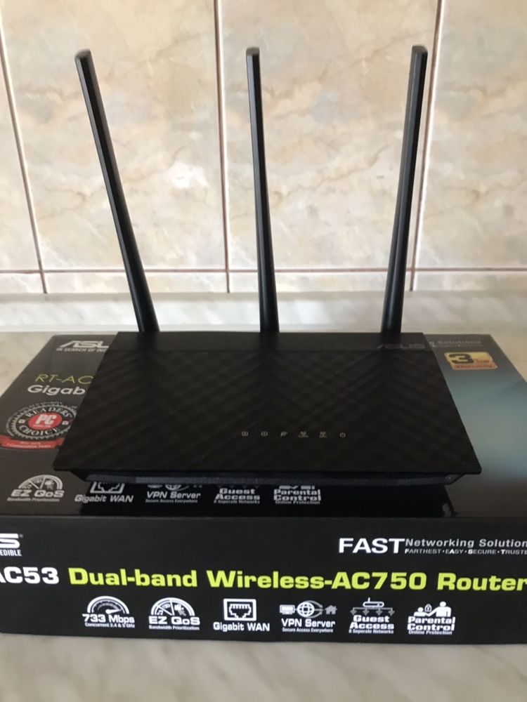 Vand router wireless Asus AC-750 RT-AC53 nou !