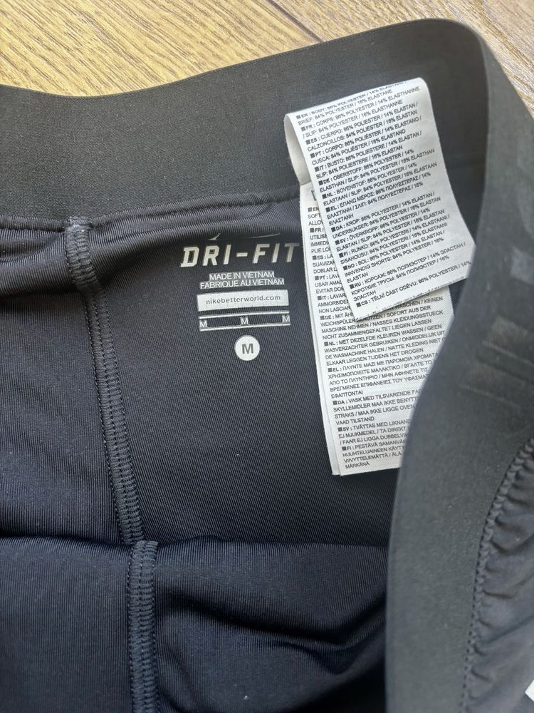 Дамски къси гащи Nike / Размер L