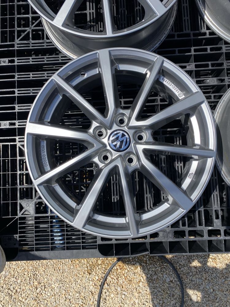 17 цола 5 х 112  Шкода , Фолксвагвн Голф 6 , 7 , 8 , Т Рок , T - Roc