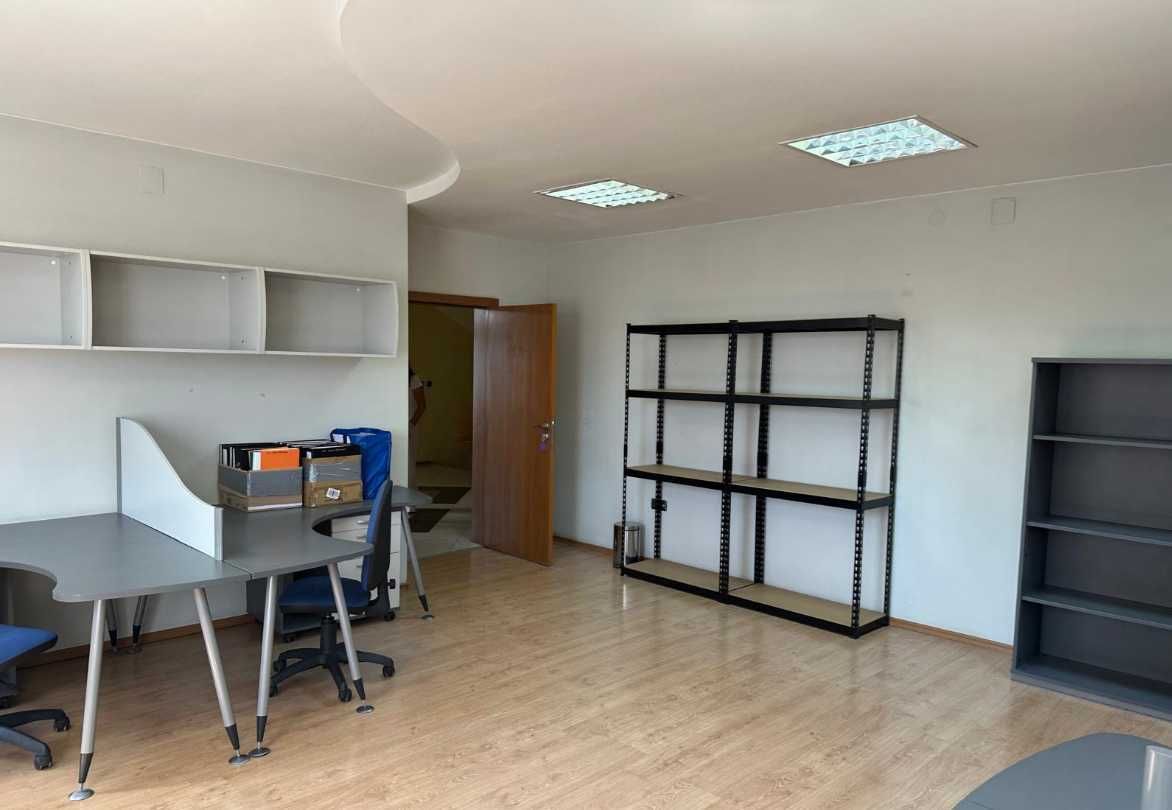 Офис 50 м2, ЗПЗ, обзаведвн с 2 паркоместа