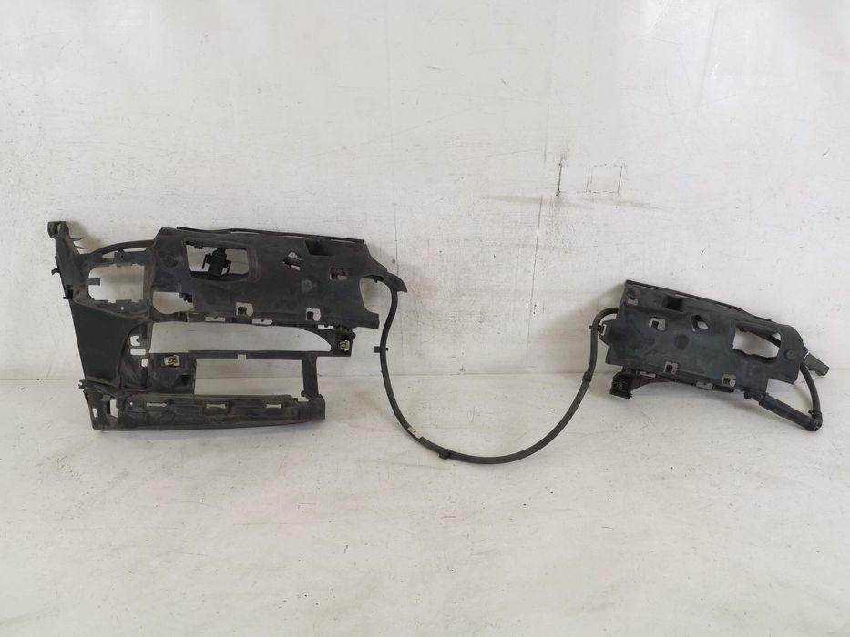 Лява и дясна опора за фар с маркуч за почистване на фарове BMW Серия 7