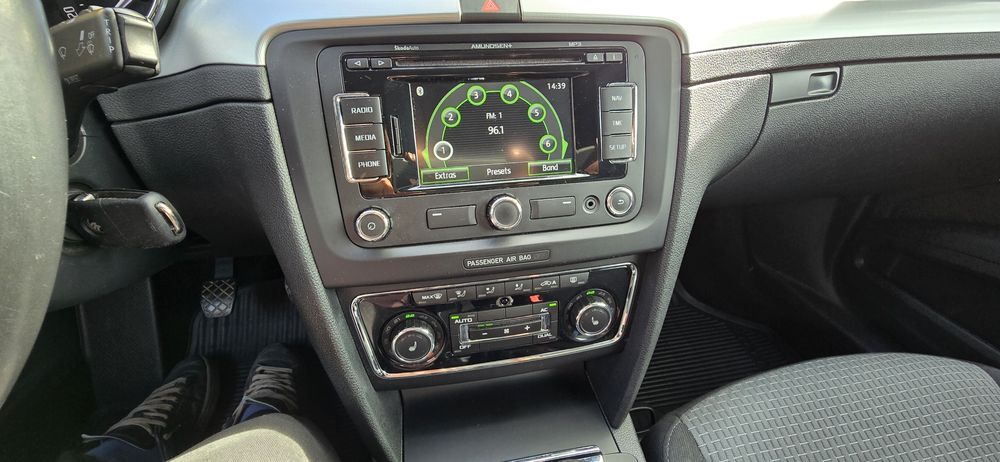 Skoda Superb 2 berlina 2.0 TDI manuala 170 CP