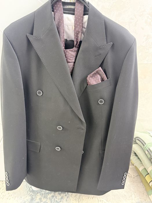 Мужской костюм в идеальном состоянии