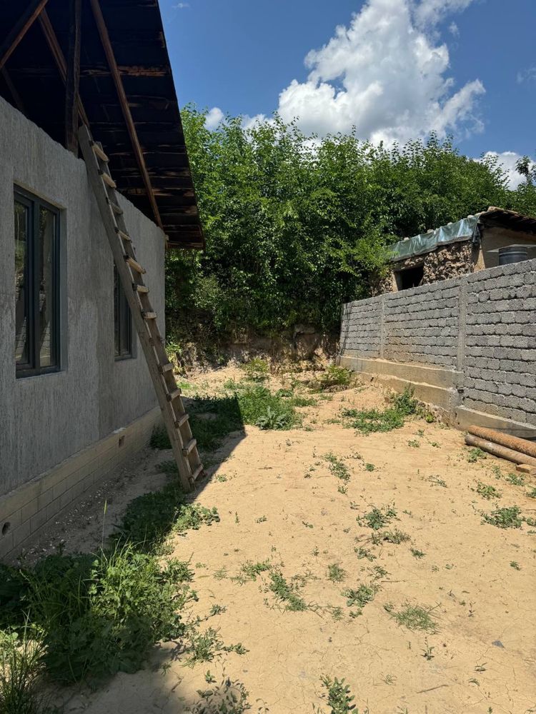 Burchmullo qishlog’ida hovli uy sotiladi