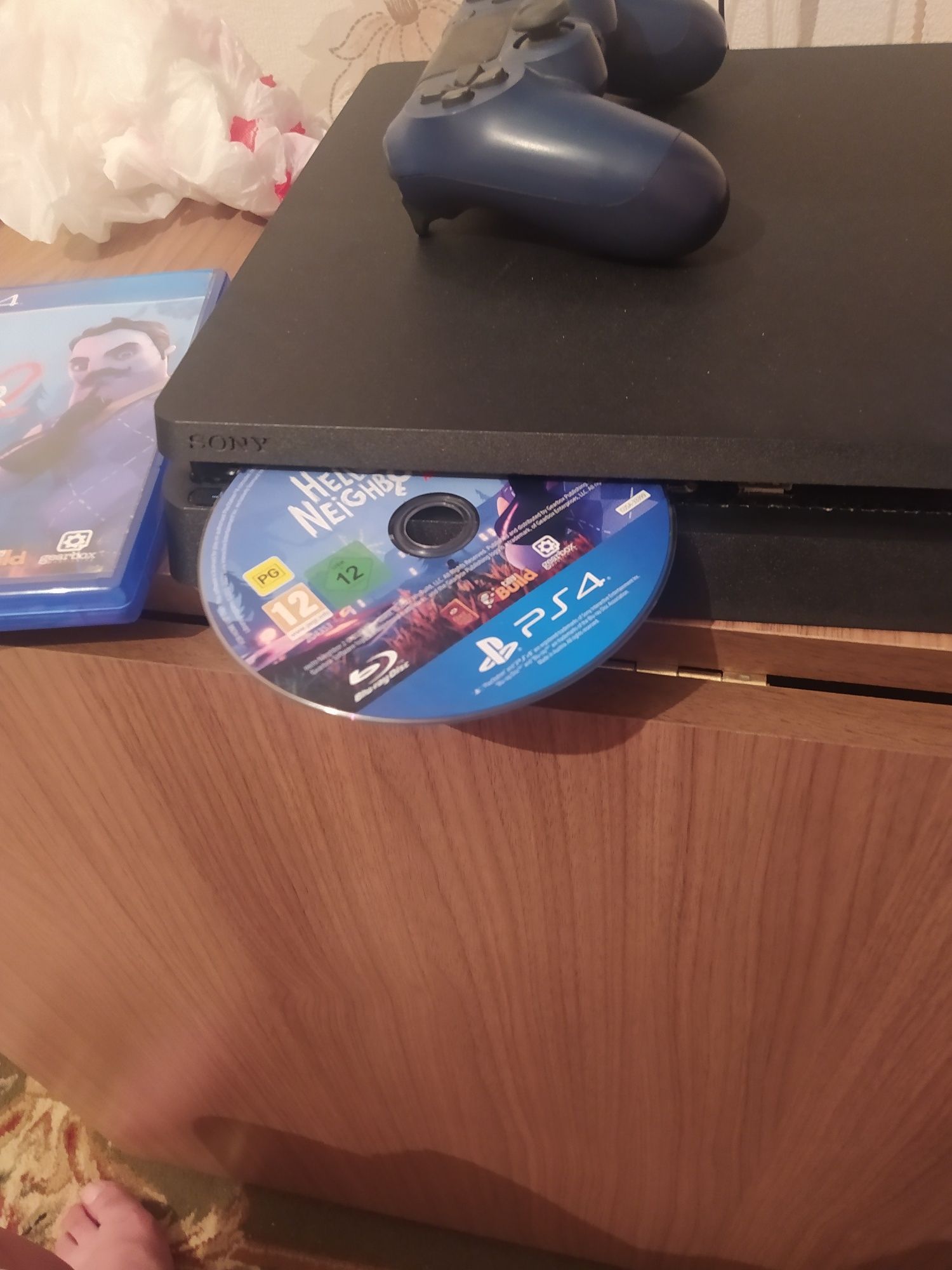 Продам игравой диск привет сосет 2 на  ps 4