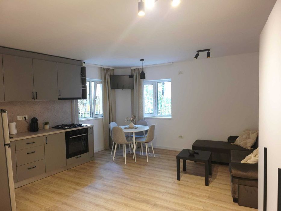 Inchiriez garsoniera independenta 30 mp zona Unirii