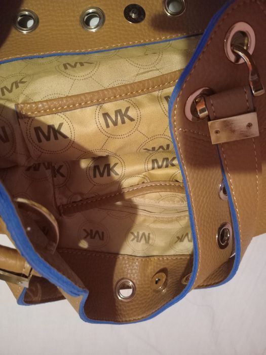 Vând geantă din piele pentru damă marca Michael Kors