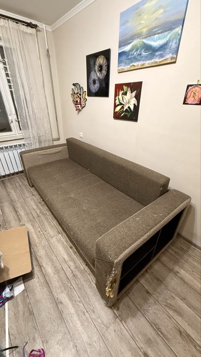 Диван! Прочный, с хорошим механизмом.