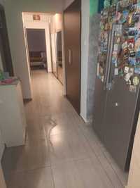 Persoana fizica, vand apartament 3 camere D, zona Alexandru cel Bun