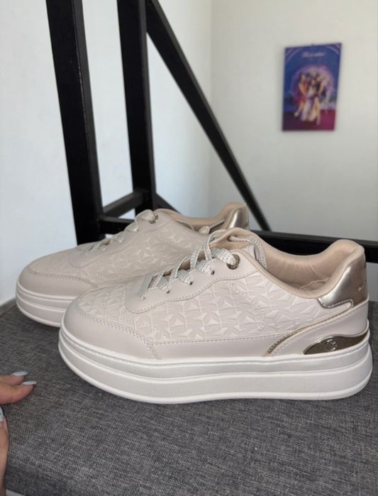 Adidași Mikael Kors