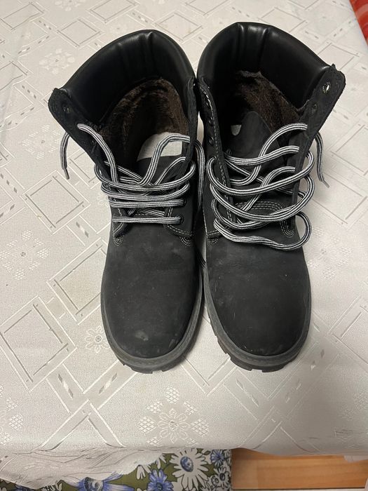 Чисто нови обувки кожени