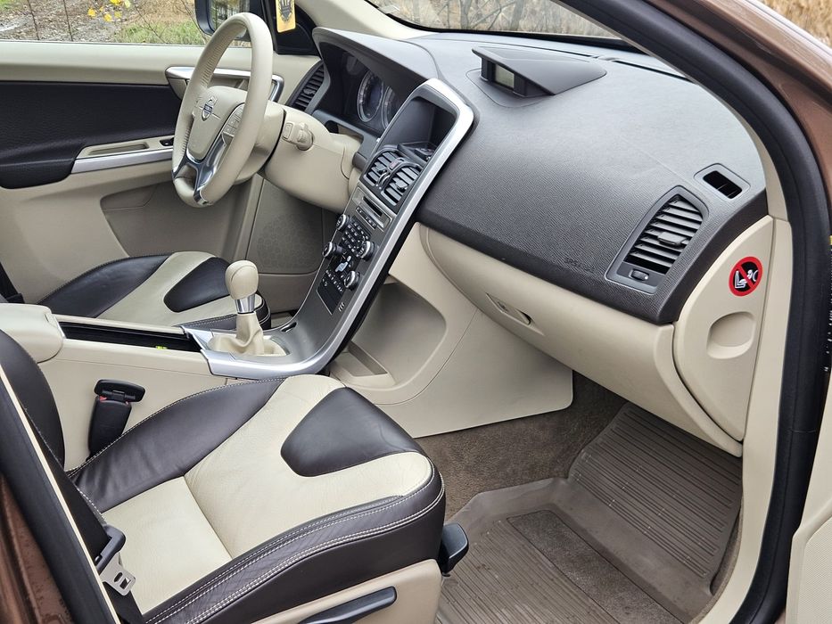 Volvo xc60           .