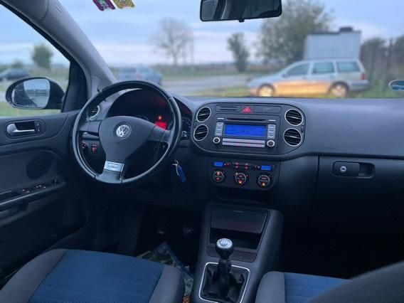 VW Golf 5 plus modelul TOUR 1.9 TDI Carte service Import Ger