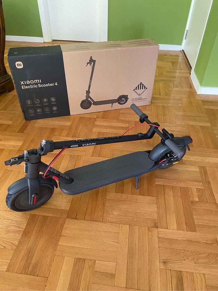 Електрическа тротинетка Xiaomi Electric Scooter 4