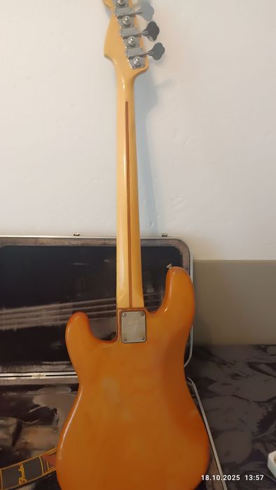 Бас китара,Fender-precision,USAextra JB adap.aktiv el.EMG elekt.12vt,