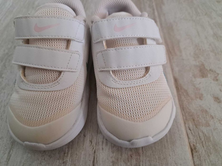 adidasi fete nike /puma